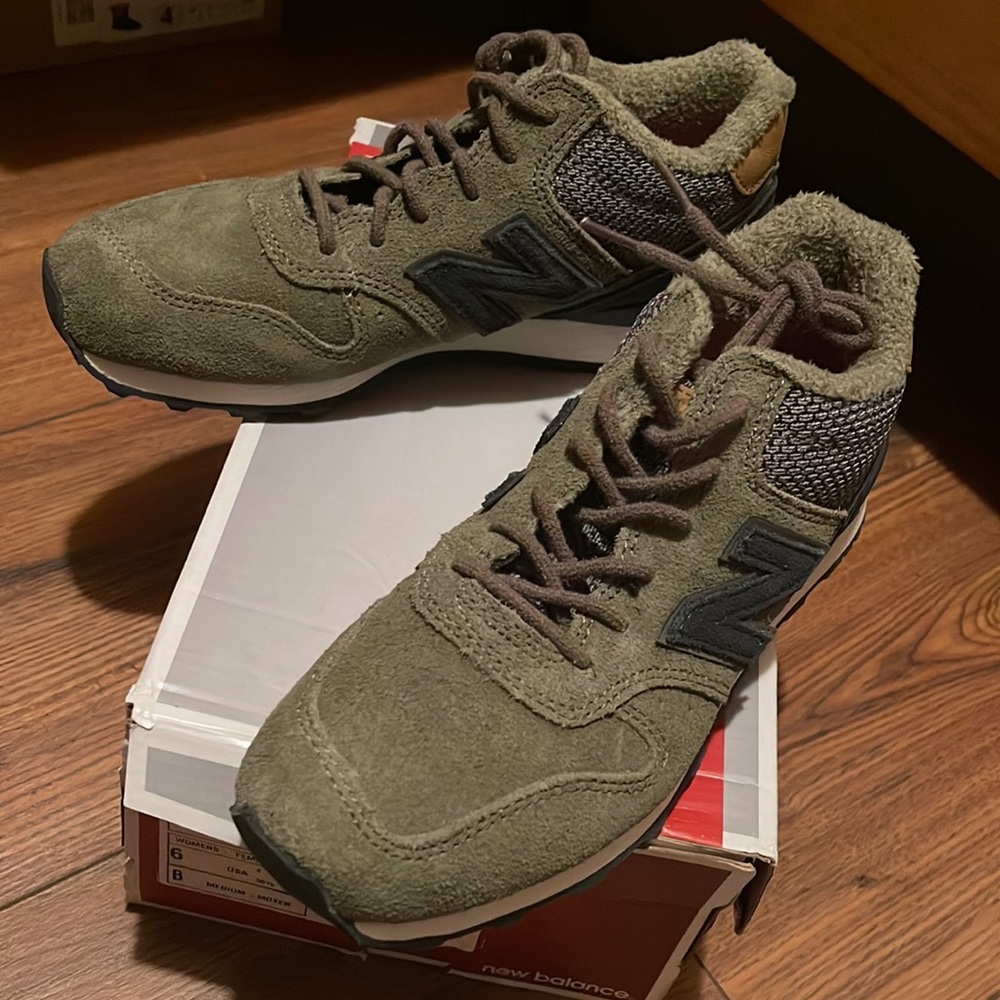 New Balance Green Sneakers